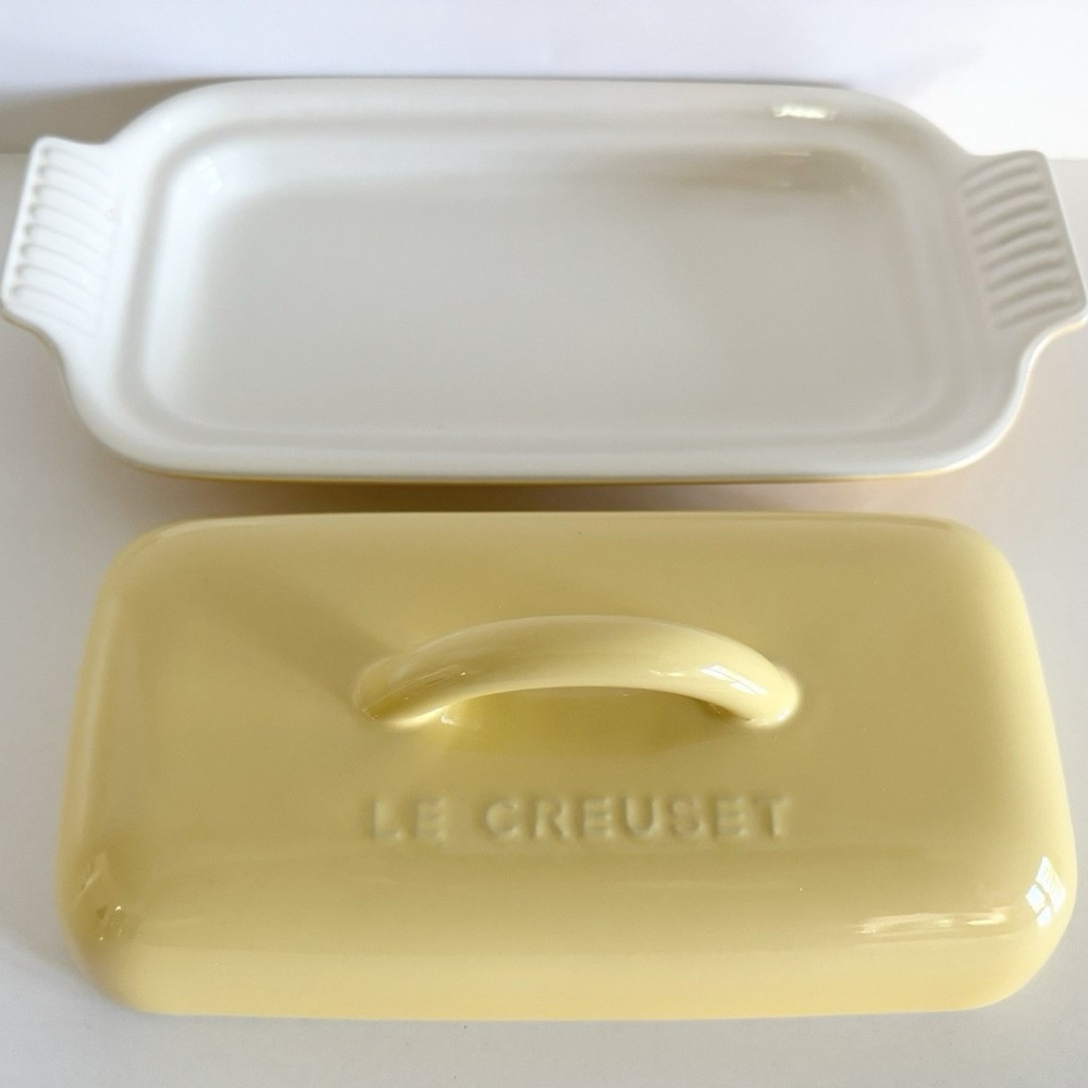 RARE Le Creuset Heritage Butter Dish New Camomille Yellow Color - New in Box - Picture 4 of 8